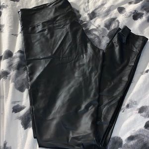 NWT Pleather Leggings SZ L 🖤